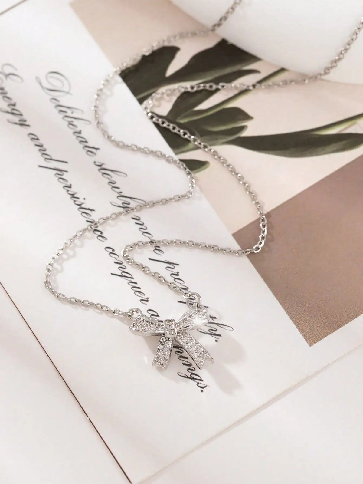 The Bow Necklace