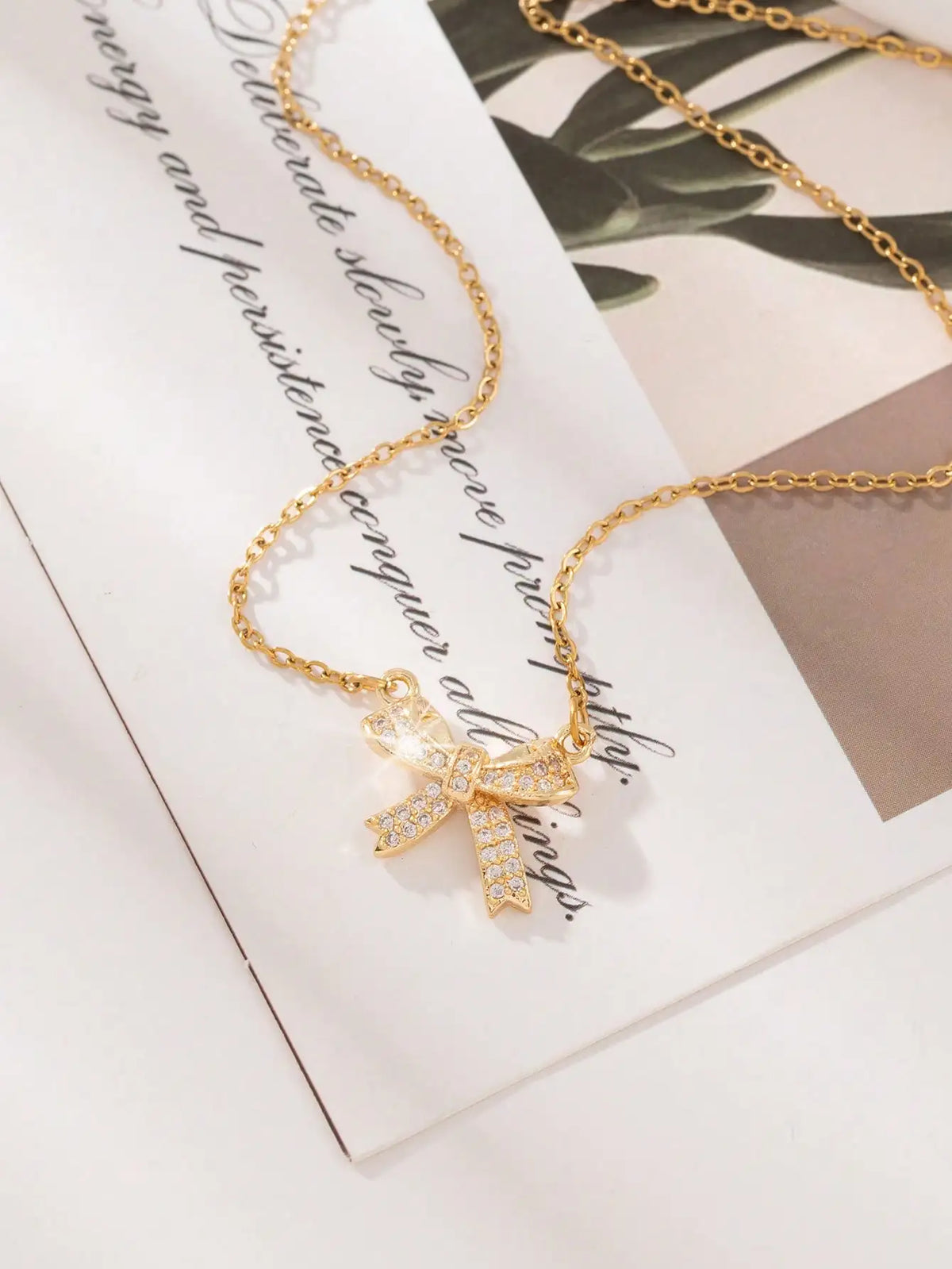 The Bow Necklace