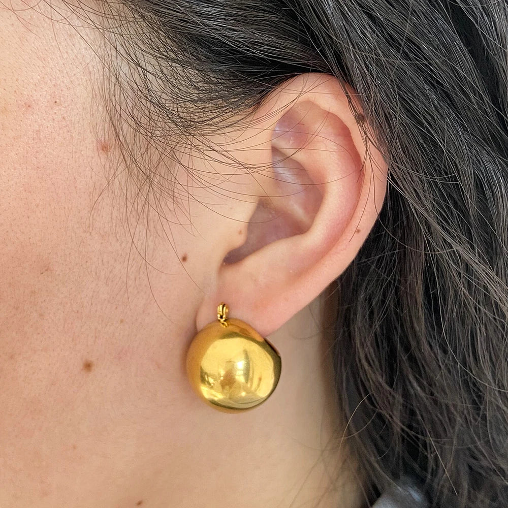 The Sculptural Hoops